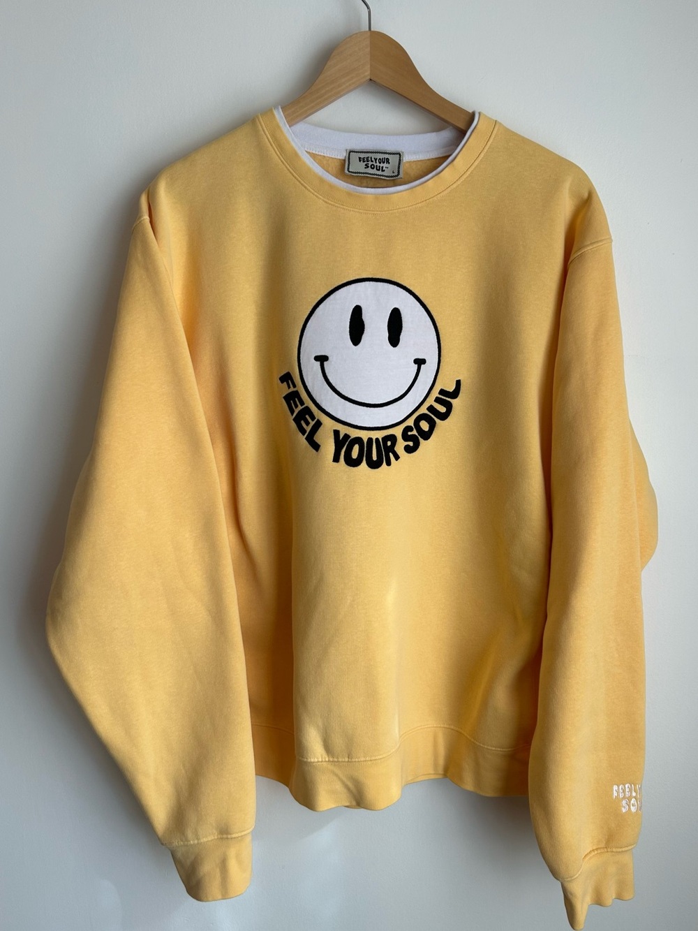 Feel Your Soul Yellow Oversized Hardcore Happy Graphic Crewneck L